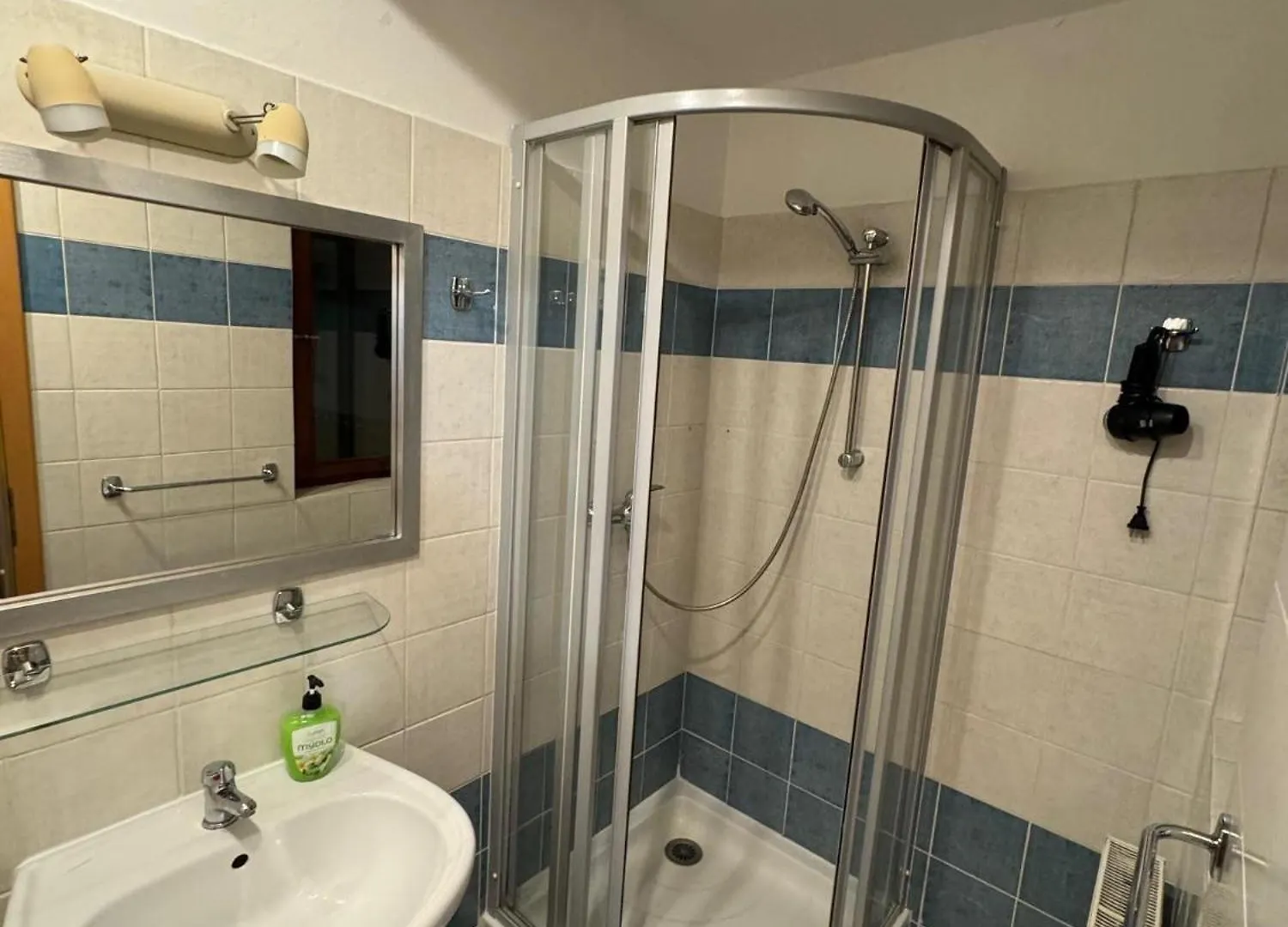 Remarkable 1-Bed Apartment In Praha  Prága
