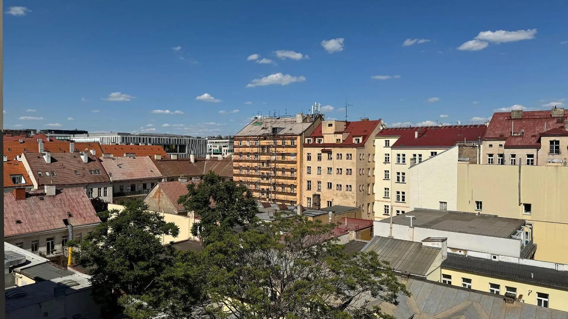 Remarkable 1-Bed Apartment In Praha